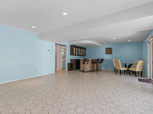 8506 Narrows Avenue image 27 of 45