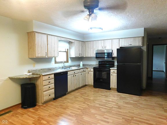 4th image of 1037 E Tara Rd
