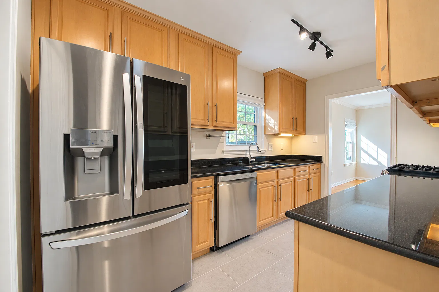 3 bed, 1511 sqft, $4,500 — Photo 3