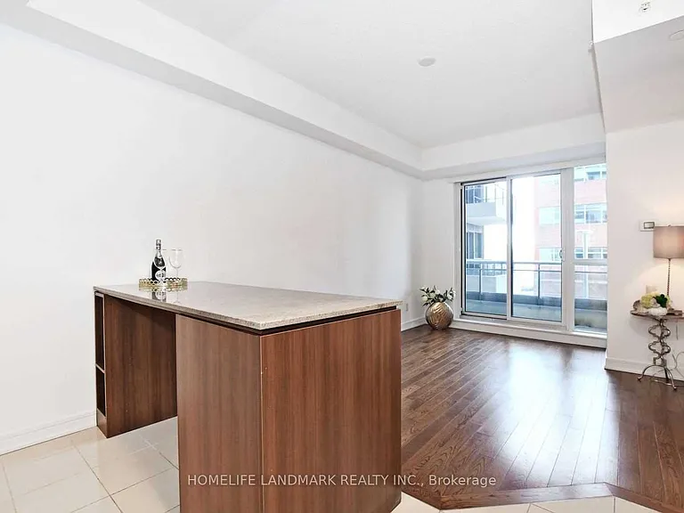 9201 Yonge St #NW-201 — Photo 5
