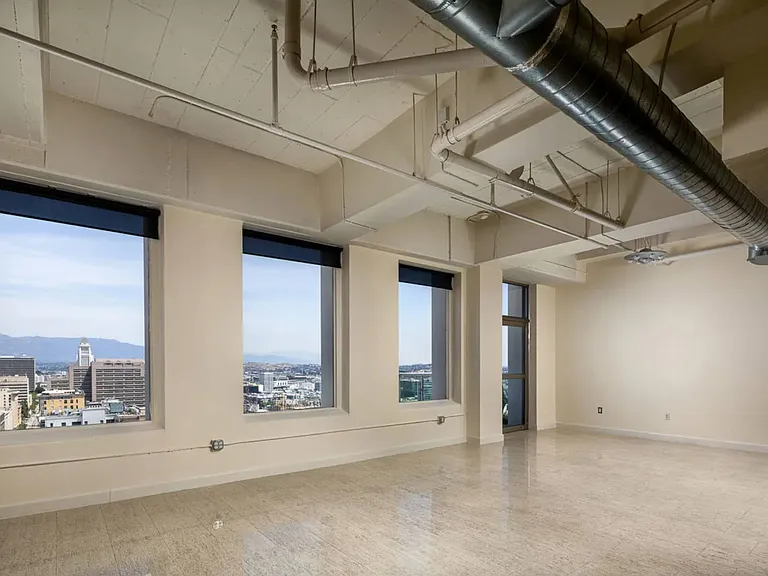 Thurman Lofts — Photo 31