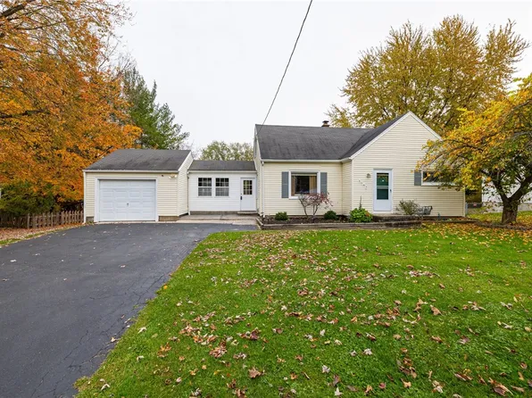 1062 Webster Rd, Webster, NY 14580