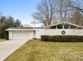 18655 Pinecrest Ln, Spring Lake, MI 49456