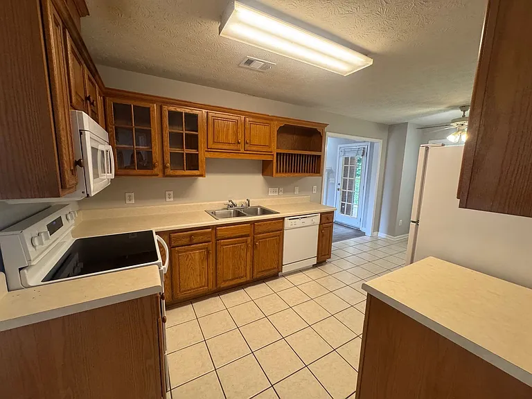 7002 Oak Side Ct — Photo 6