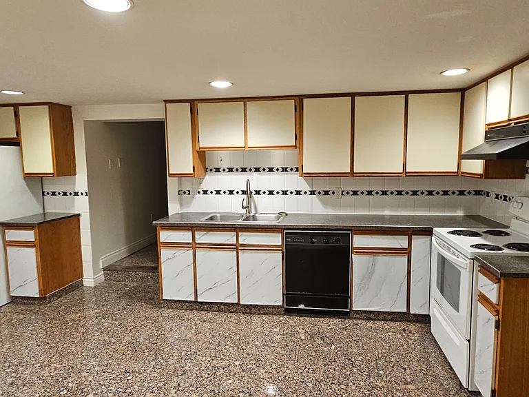 6845 Broadway — Photo 1