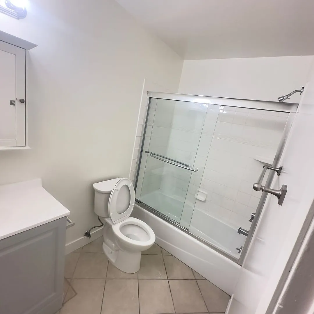 1 bed, 1.0 bath, $2,050 — Photo 4