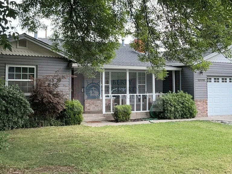 1009 Ashford Ct — Photo 1
