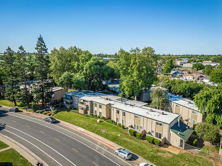 Redwoods at Mather Station Apartments — Photo 16