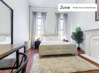 635 9th Ave #D, New York, NY 10036