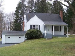 1253 Meadow Ln, Youngstown, OH