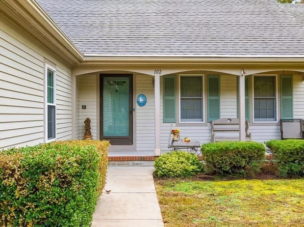 102 Valhalla Dr, South Yarmouth, MA 02664