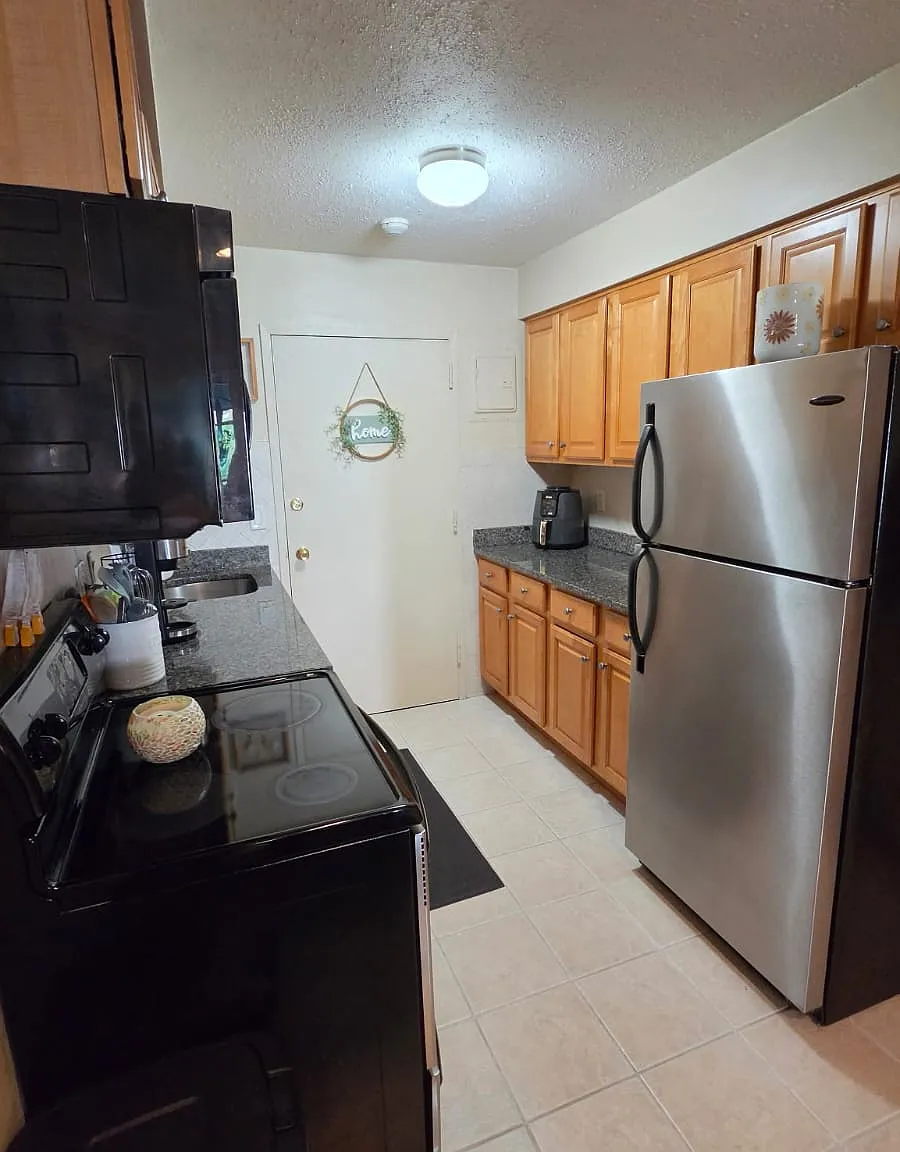 2 bed, 863 sqft, $1,950 — Photo 4
