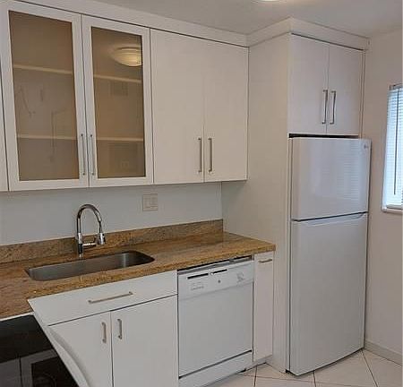 3rd image of 505 Gardens Dr APT 104
