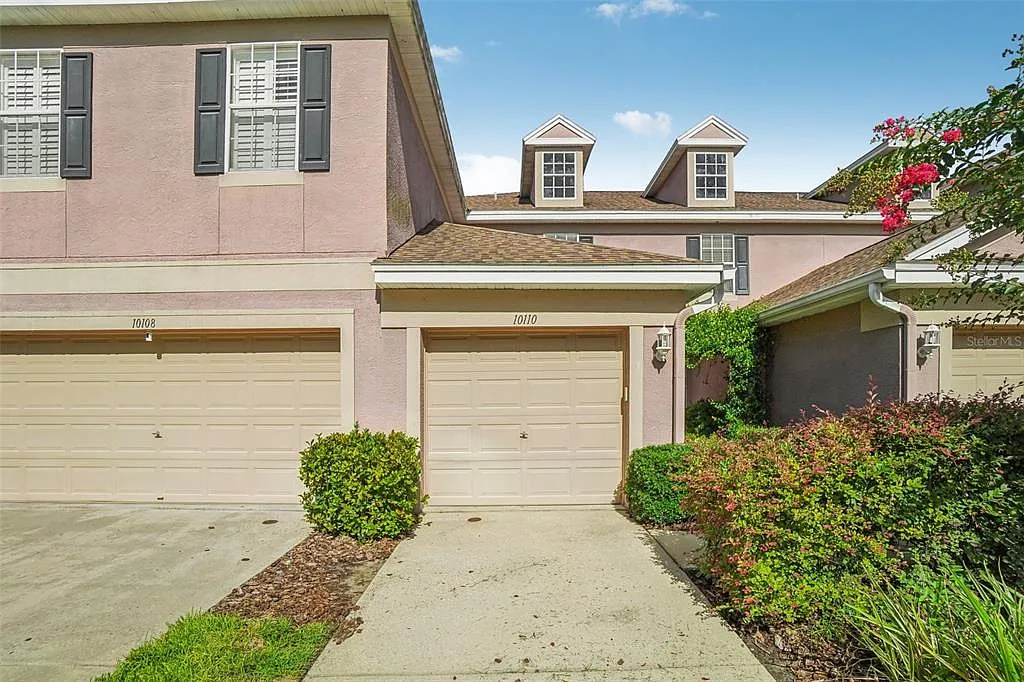 2 bed, 2.5 bath, 1240 sqft, $2,200 — Photo 1