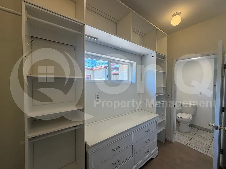 2926 E Waverly St — Photo 6
