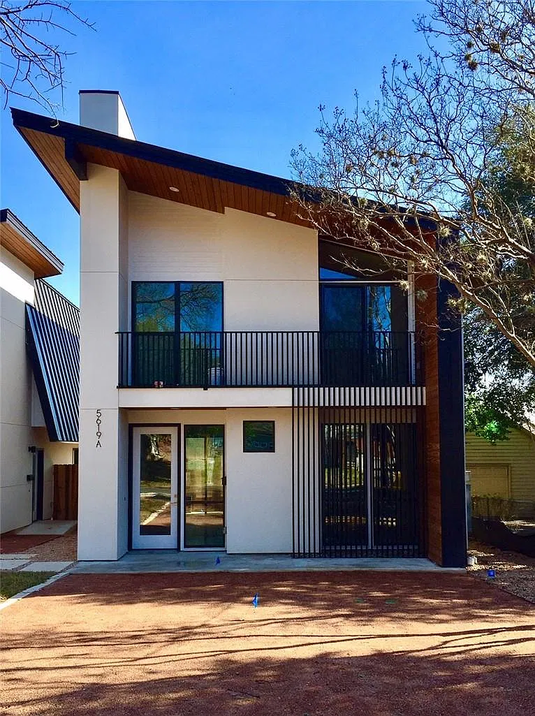 3 bed, 2.5 bath, 1441 sqft, $3,450 — Photo 1