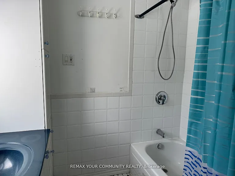983 Victoria Park Ave — Photo 7