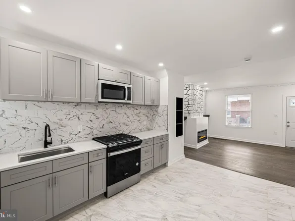 2103 S Daggett St, Philadelphia, PA 19142