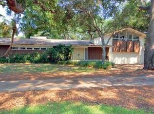 1900 Serpentine Dr S, Saint Petersburg, FL 33712