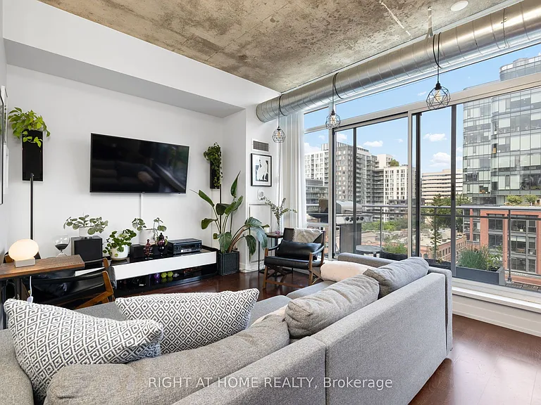 66 Portland St #Penthouse 805 — Photo 4