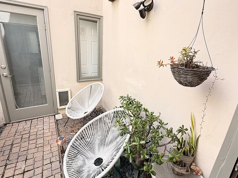 5701 Malaga Pl — Photo 12