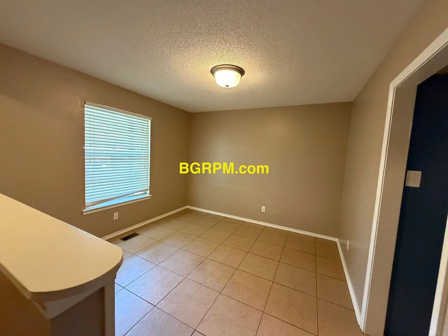 3 BD, 2 BA, Home in Jacksonville — Photo 2
