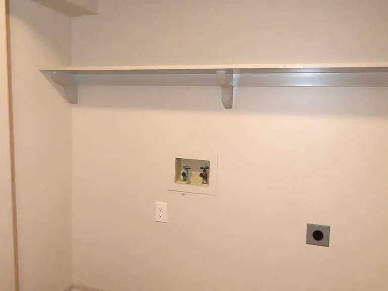 704 Kelli — Photo 30