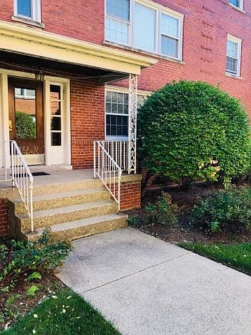1st image of 6821 N Hamilton Ave APT 1W