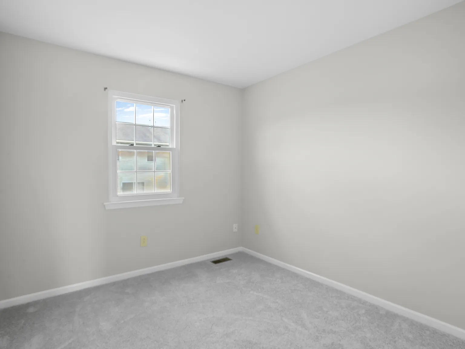 3 bed, 1520 sqft, $2,300 — Photo 2