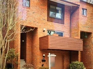 11520 Sunder Ct, Reston, VA 20190