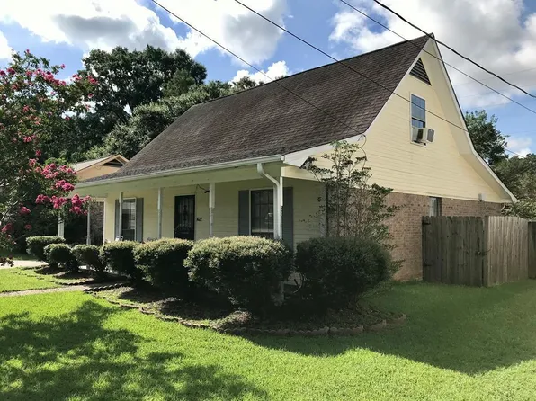 1422 Willus Dr, Laurel, MS 39440