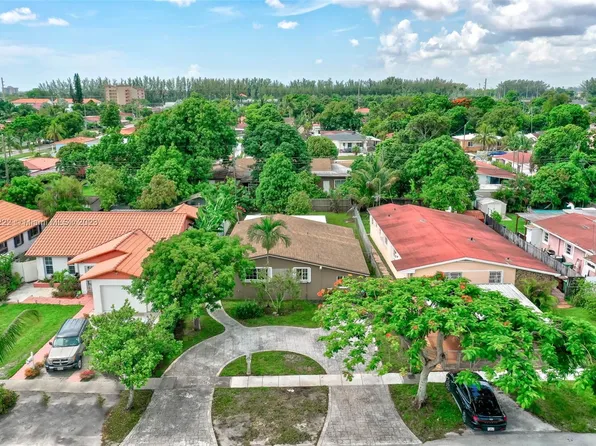 262 E 37th St, Hialeah, FL 33013