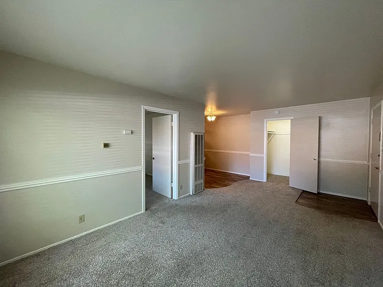 5488 Carlson Dr #&-5492 — Photo 10
