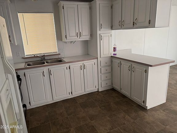 3rd image of 2502 E COWAN Circle
