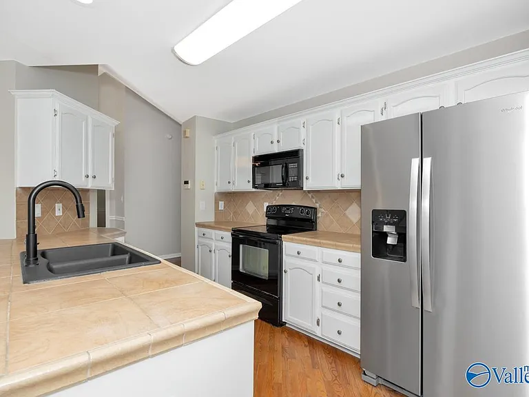 180 Jarrett Ln — Photo 14