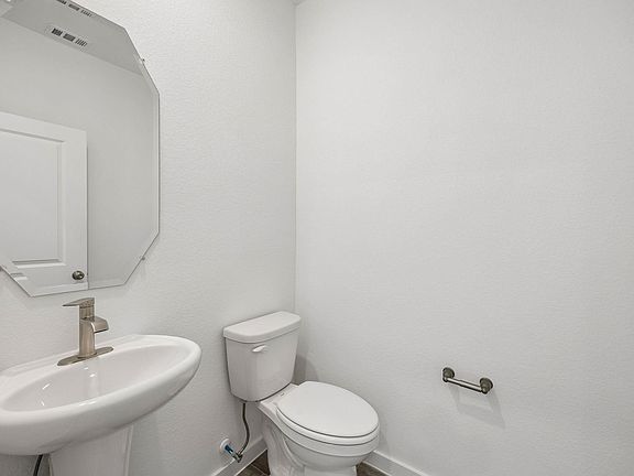 5th image of 215 Prairie Ridge Ln