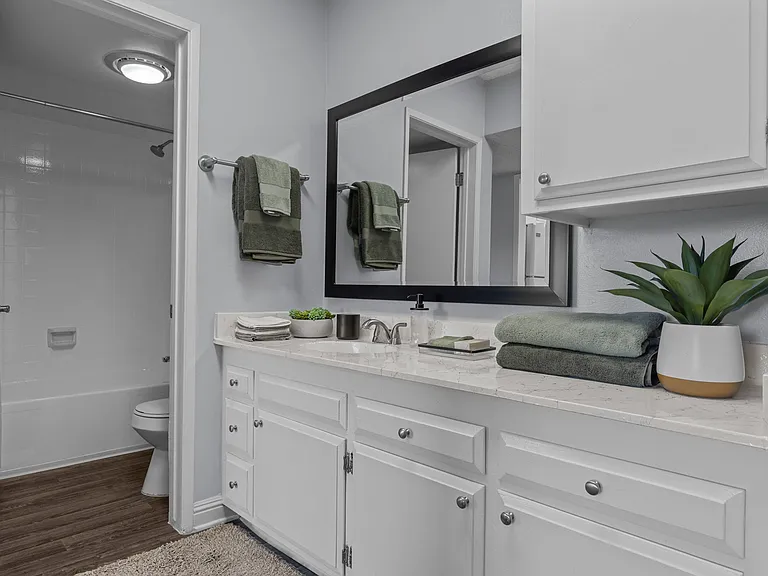 Villa Camino Apartments — Photo 8