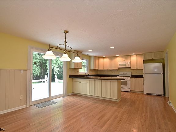 5th image of 87 W Bel Meadow Ln