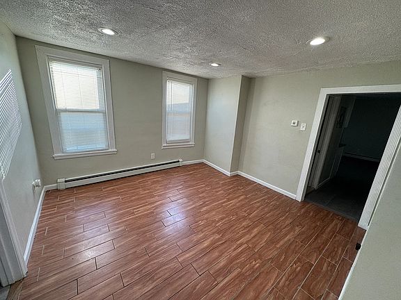 3rd image of 725 Bergen St #6D