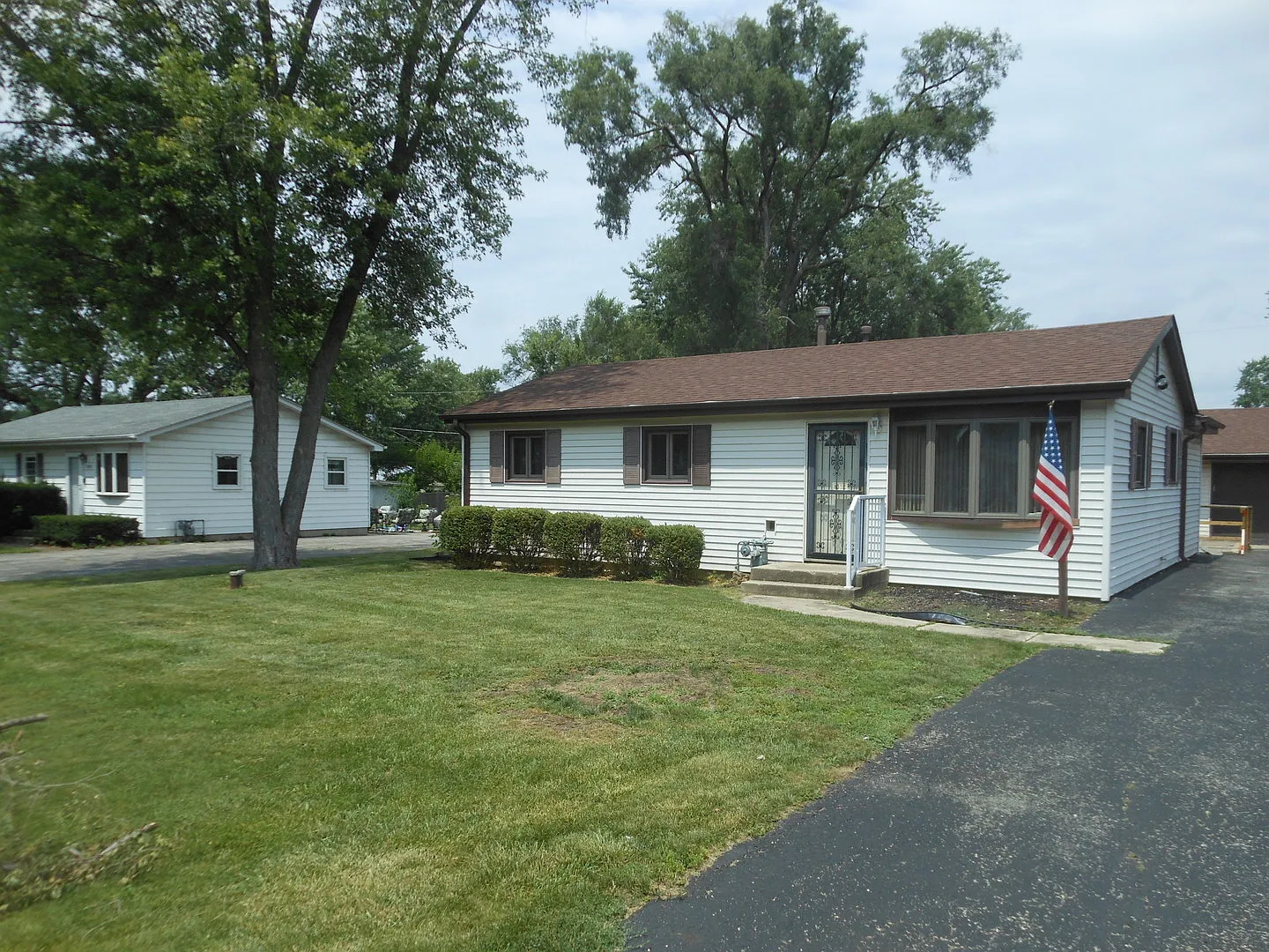 2431 Berry St photo 1