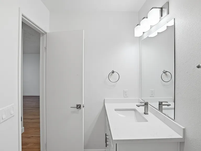 Vista Lane — Photo 18