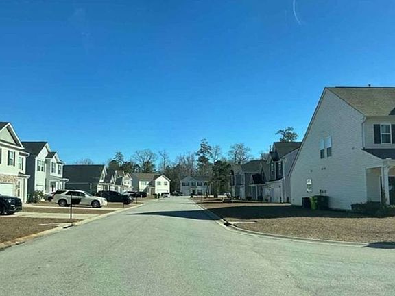 Exterior Neighborhood (street photo)