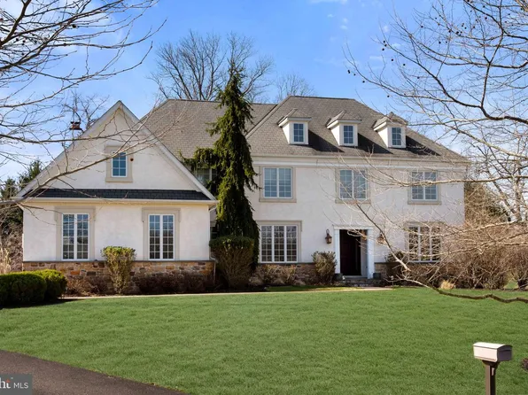 8 Quartermaster Rd, Langhorne, PA 19053