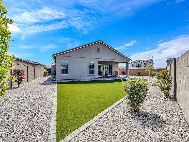 10518 W Albert Ln — Photo 32