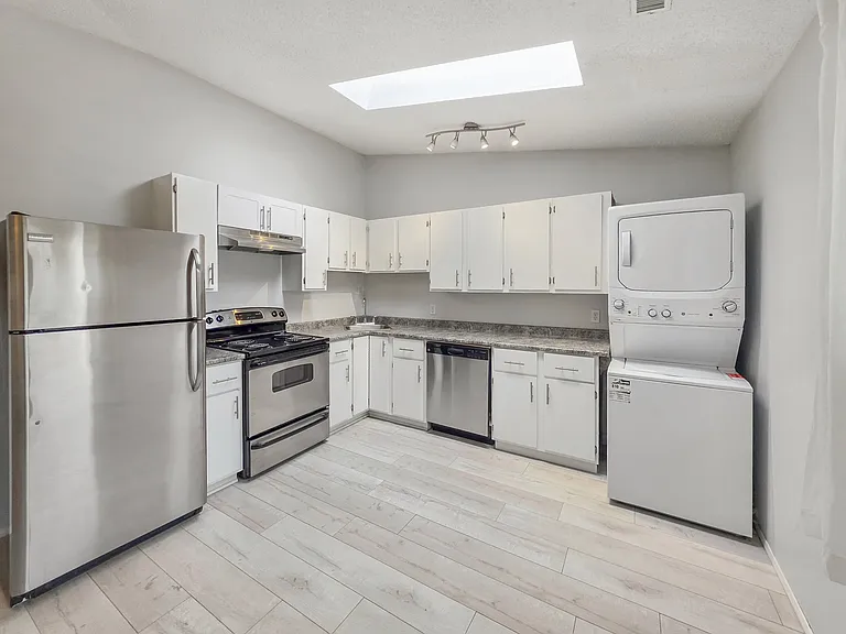4534B Stanley Rd SW — Photo 9