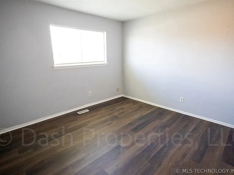 5104 S 75th East Ave — Photo 32