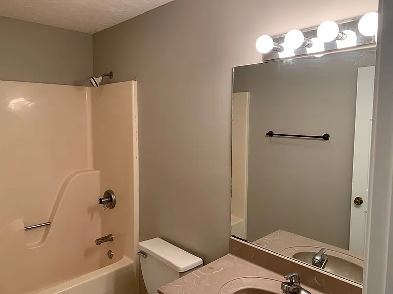 1383 West Allen Street — Photo 17