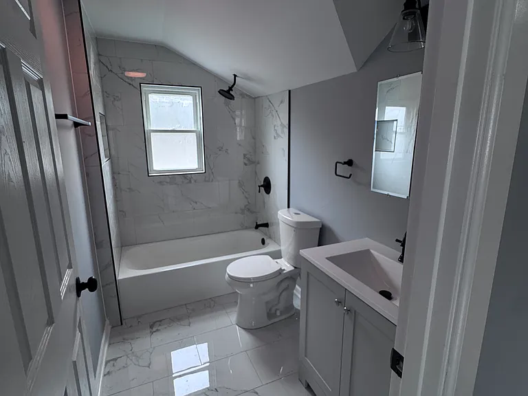 1214 N 19th Ave #2 — Photo 4