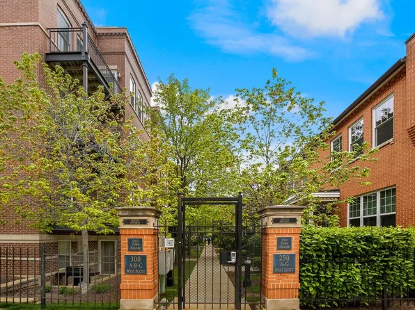 300 W Scott St #401C, Chicago, IL 60610