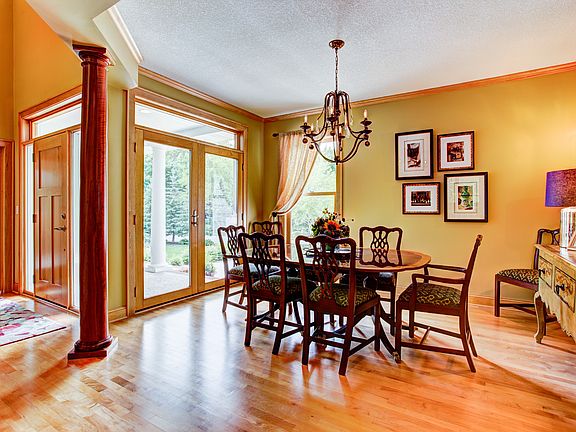 Exquisite Formal Dining Room